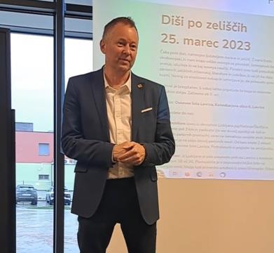 PESTRO DOGAJANJE NA ŠKOFLJICI 6